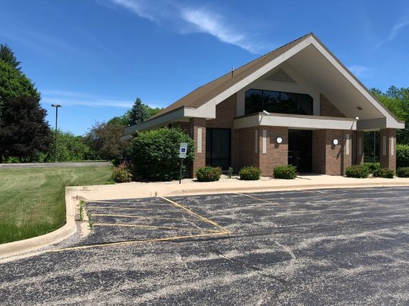 8225 Fox River Dr, Newark, IL 60541
